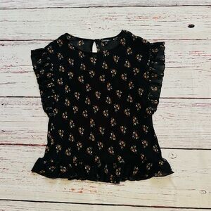 Women’s Black Floral Ruffle Sleeve top! Size S